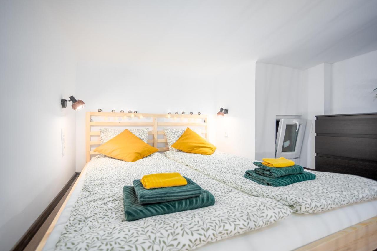 Green Goblin Apartment With Free Private Parking Budapest Exteriör bild