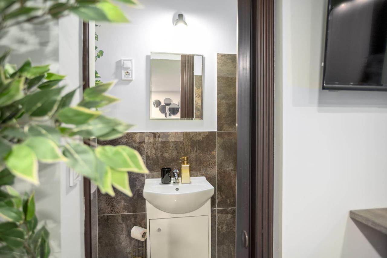 Green Goblin Apartment With Free Private Parking Budapest Exteriör bild
