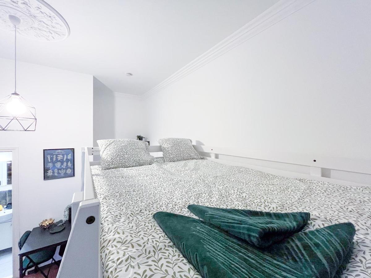 Green Goblin Apartment With Free Private Parking Budapest Exteriör bild